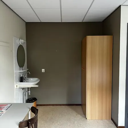 Het Bewustzijn Alojamento de Acomodação e Pequeno-almoço Limmen